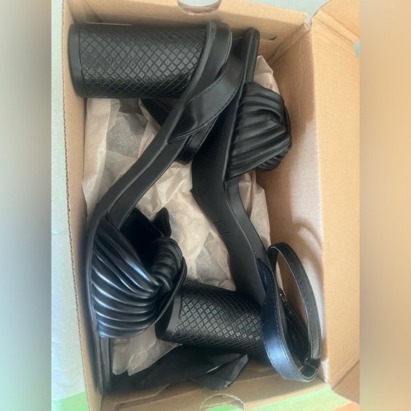 Coutgo Women's Bow Knot Heels 8.5 - Picture 2 of 8